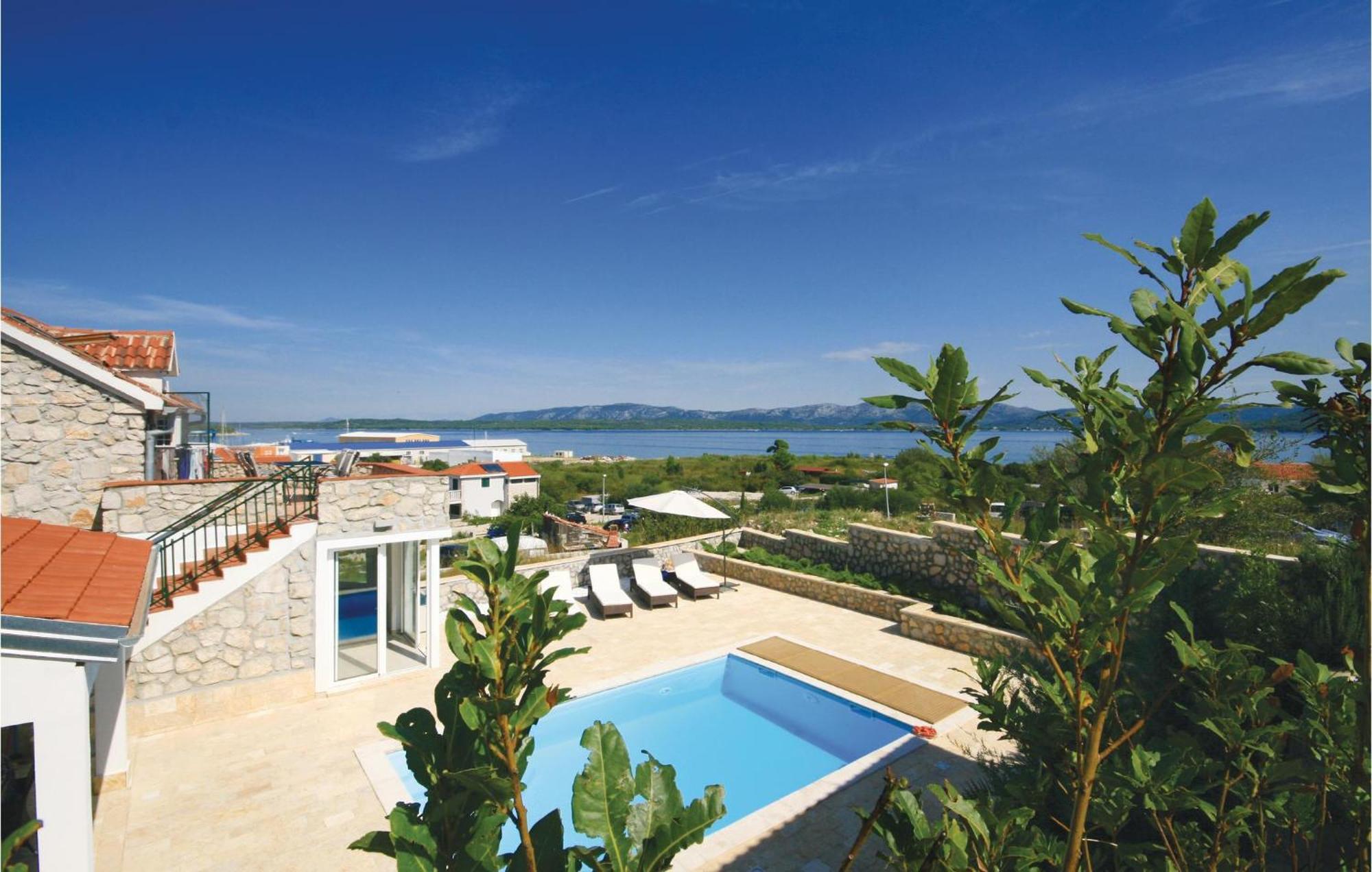 Stunning Home In Betina With Kitchen Εξωτερικό φωτογραφία