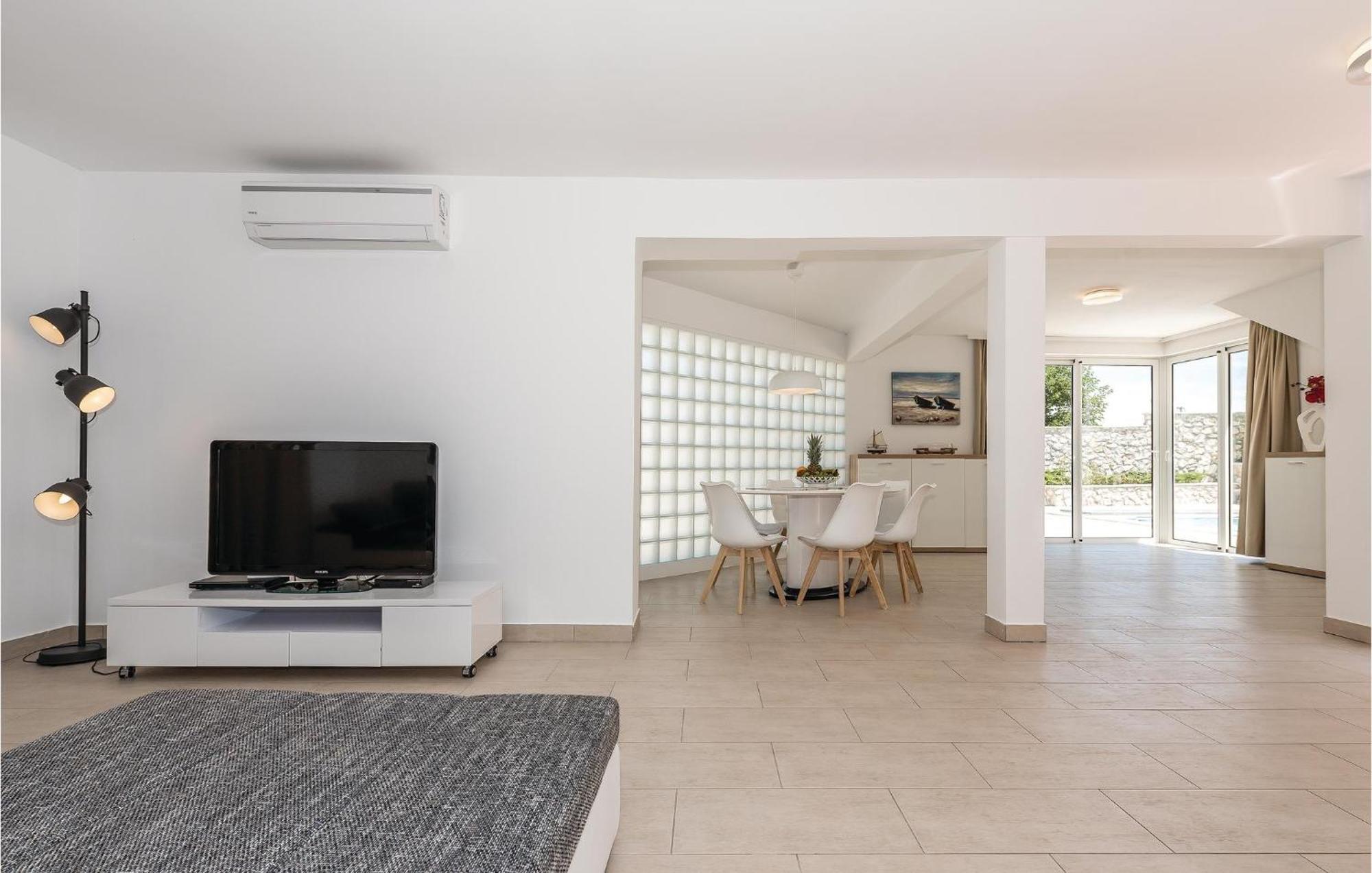 Stunning Home In Betina With Kitchen Εξωτερικό φωτογραφία